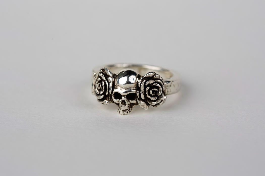 Skull And Roses Rings Rings | Handcrafted by Silver Luthier